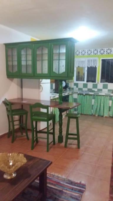 Habitacion En Un Bajo 2 Camas Individual Casa Compartida Abades  Eksteriør billede