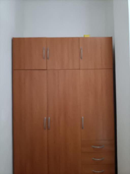 Habitacion En Un Bajo 2 Camas Individual Casa Compartida Abades  Eksteriør billede