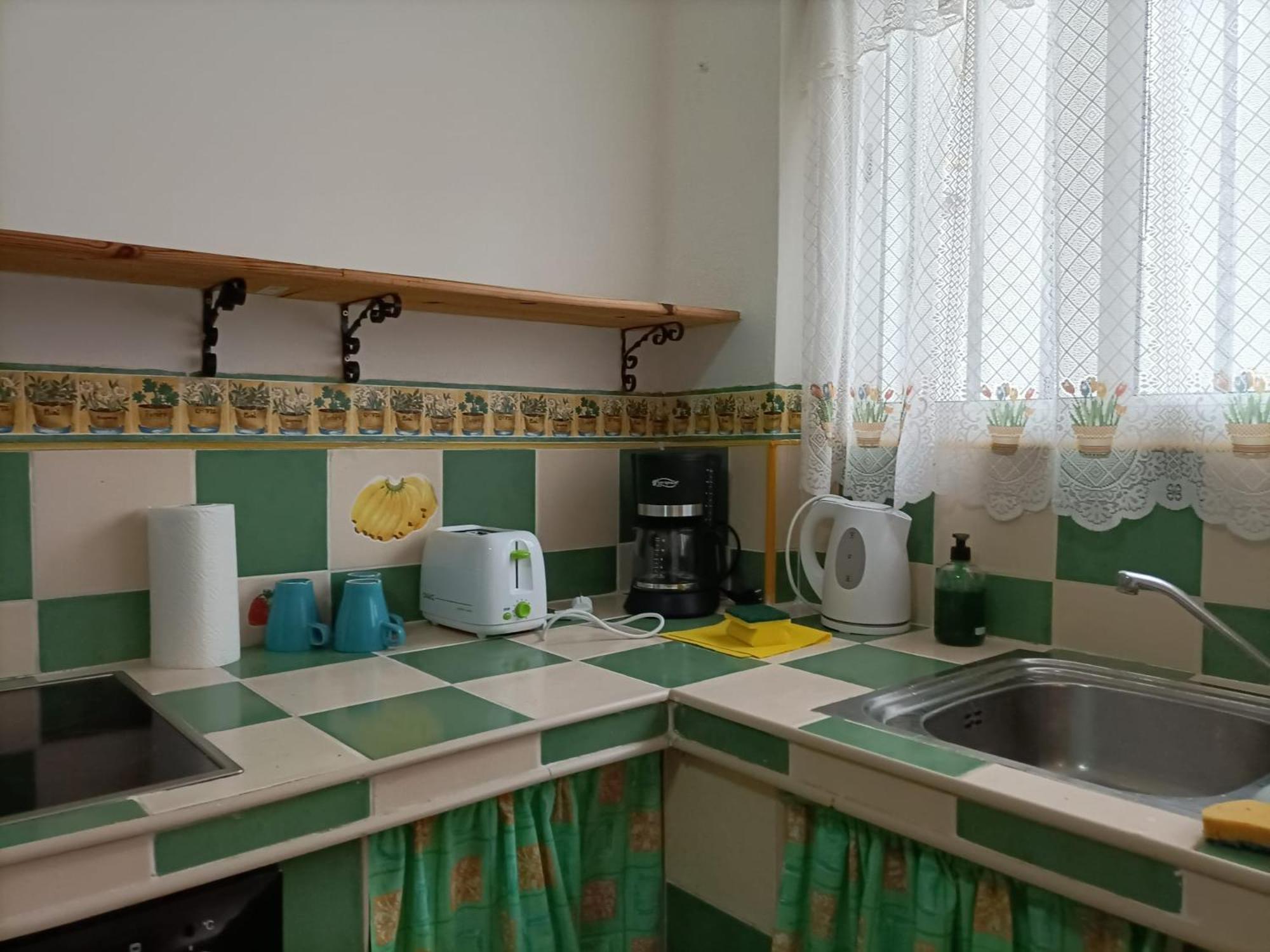 Habitacion En Un Bajo 2 Camas Individual Casa Compartida Abades  Eksteriør billede